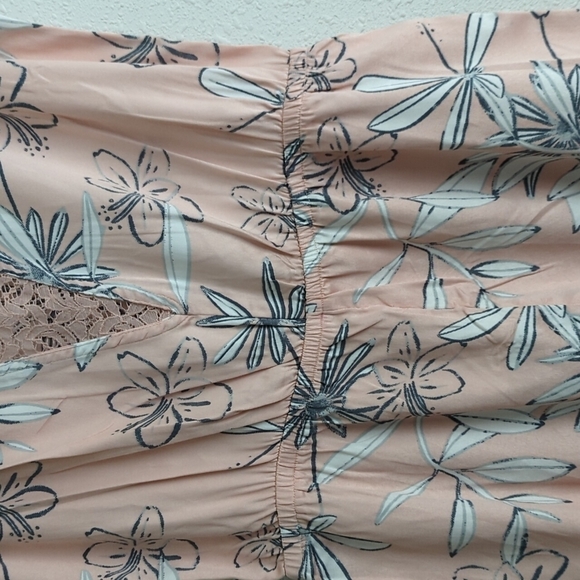 Roxy Floral Romper Size Small Lace Detail - Picture 6 of 15